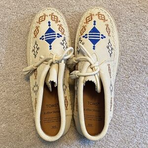 TOMS Cream Shoes with Blue and Brown Design